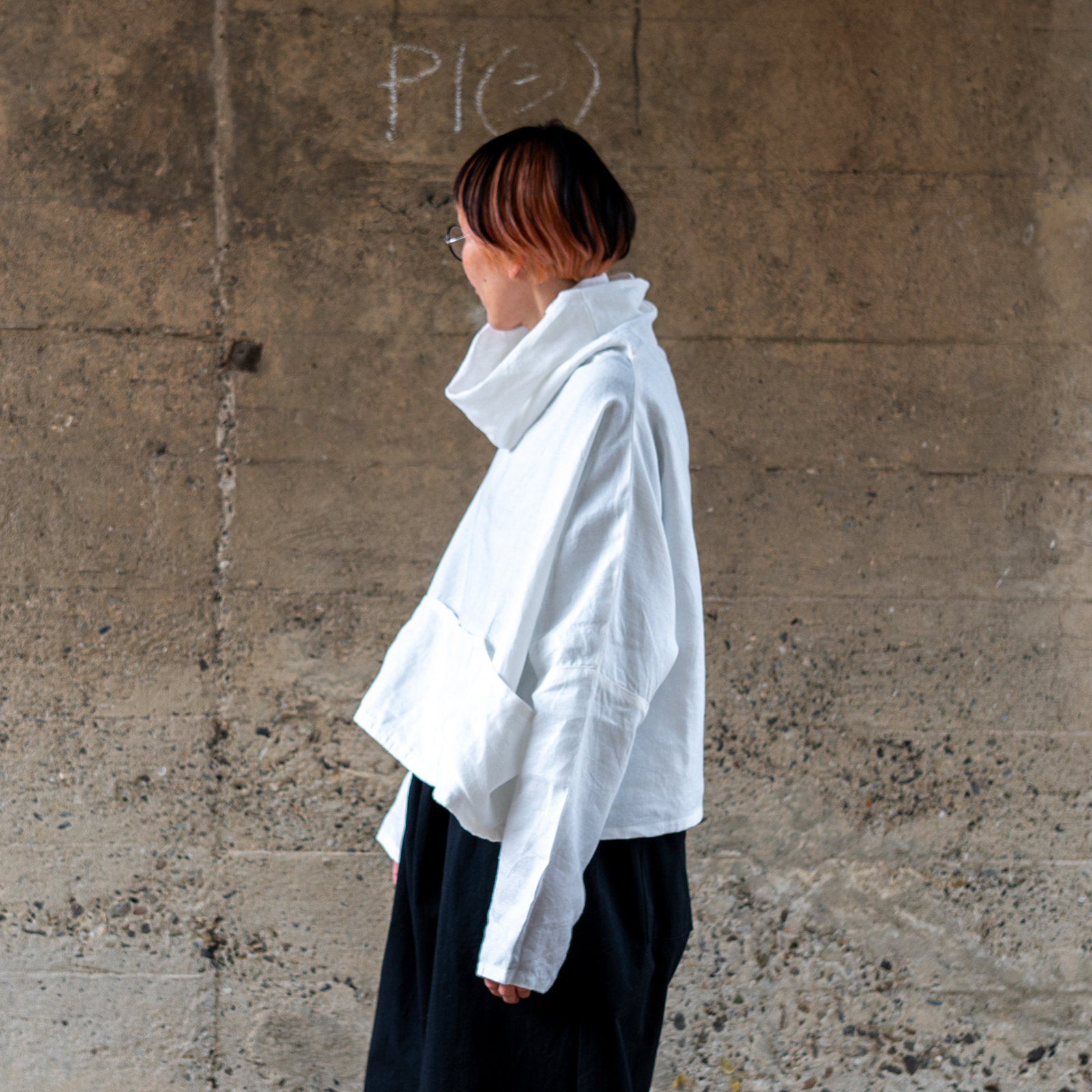 Short / Linen - White